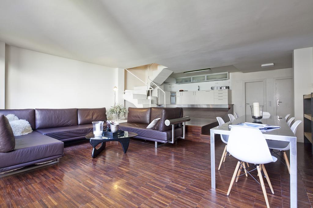 Apartment Barcelona Rentals - Private Pool And Garden Center Kültér fotó